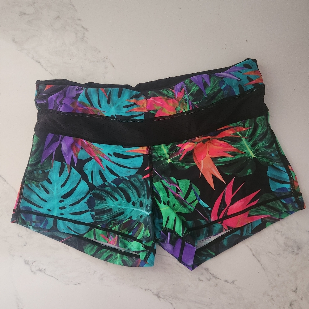 With Love from Paradise Tropical Floral Large Shorts - Picture 10 of 10